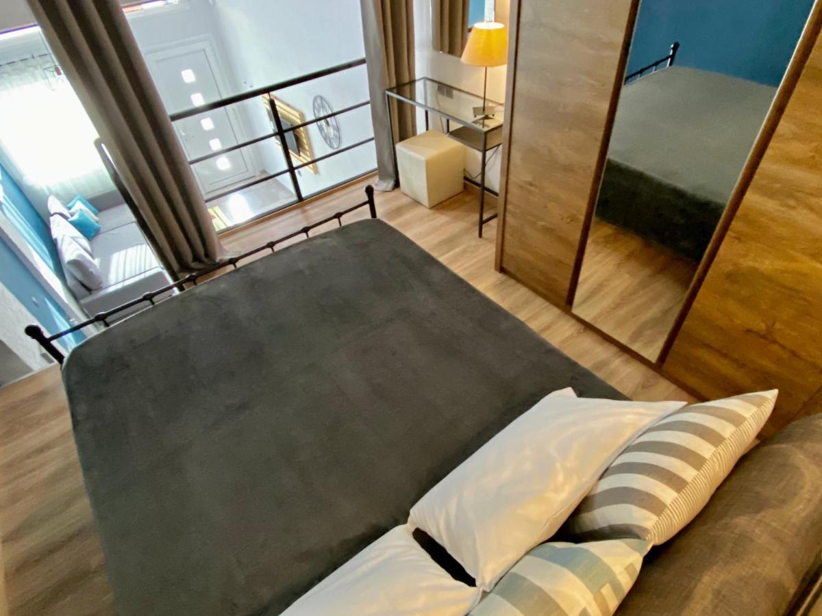 48 Downtown Lofts Apartment เนอาเปรามอส ภายนอก รูปภาพ
