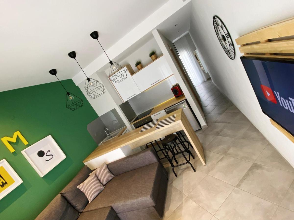 48 Downtown Lofts Apartment เนอาเปรามอส ภายนอก รูปภาพ
