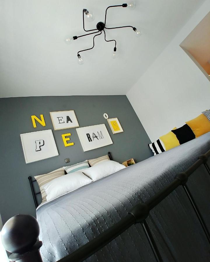48 Downtown Lofts Apartment เนอาเปรามอส ภายนอก รูปภาพ