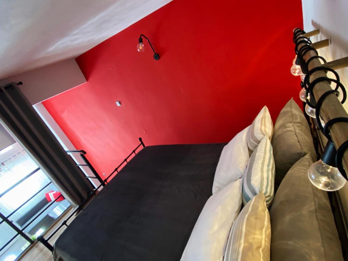 48 Downtown Lofts Apartment เนอาเปรามอส ภายนอก รูปภาพ
