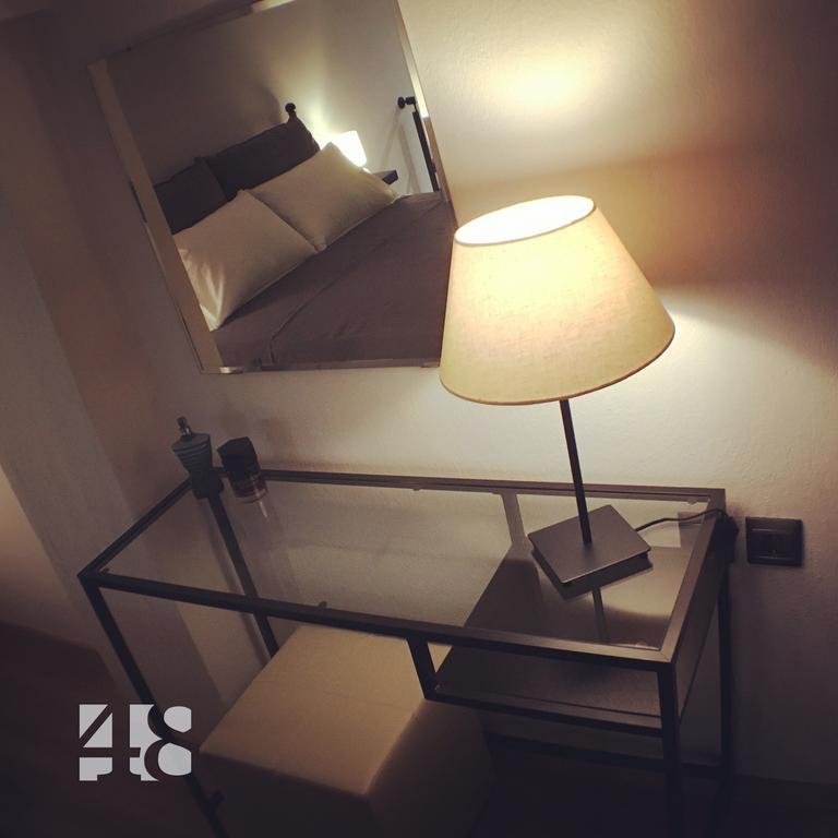 48 Downtown Lofts Apartment เนอาเปรามอส ภายนอก รูปภาพ
