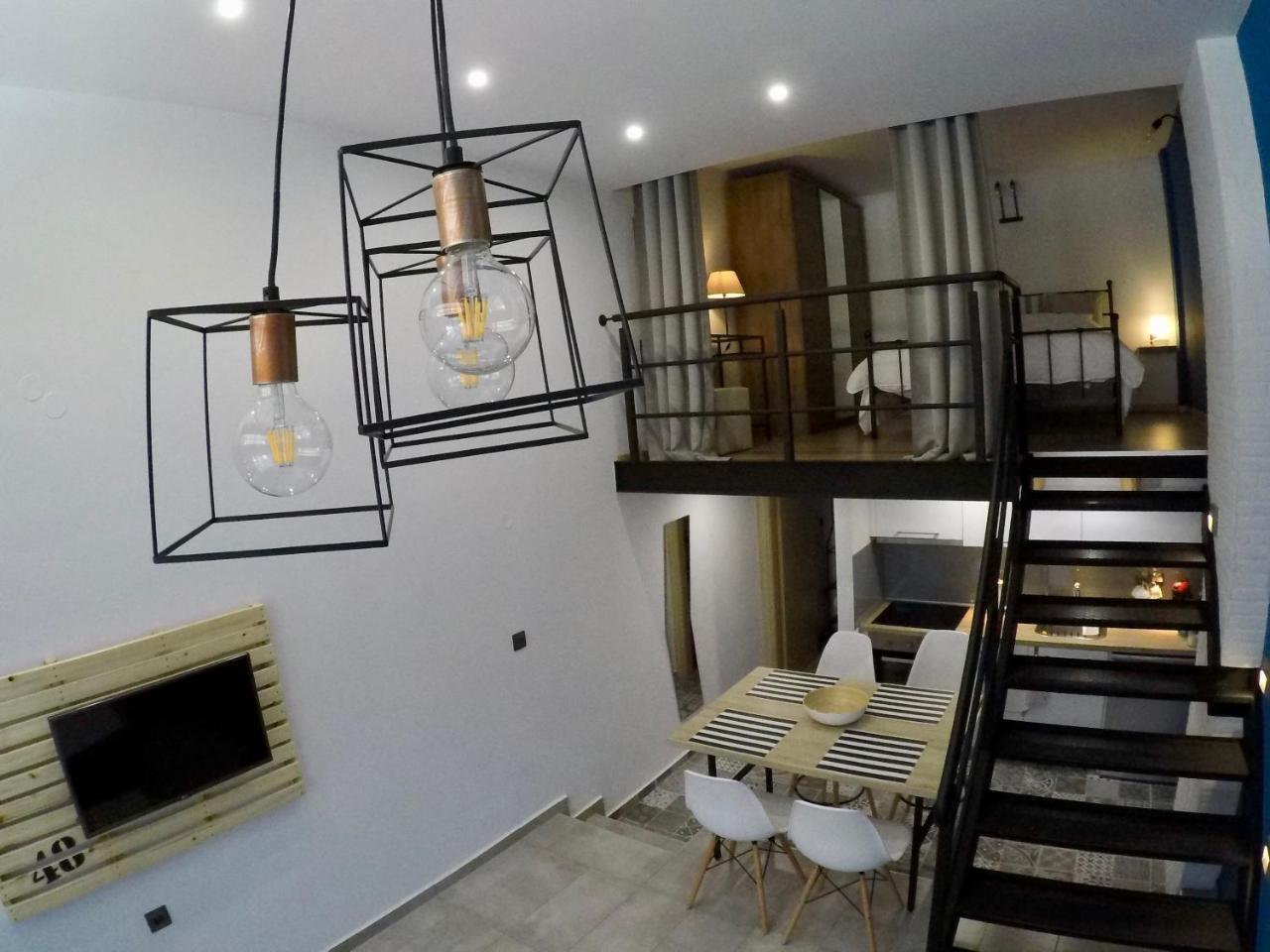 48 Downtown Lofts Apartment เนอาเปรามอส ภายนอก รูปภาพ