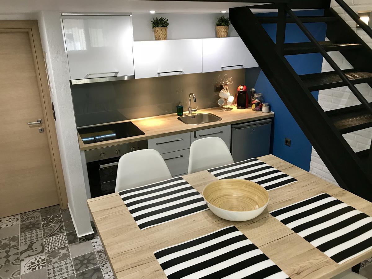 48 Downtown Lofts Apartment เนอาเปรามอส ภายนอก รูปภาพ
