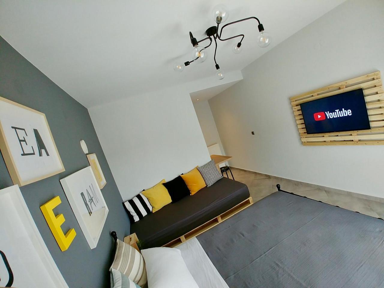 48 Downtown Lofts Apartment เนอาเปรามอส ภายนอก รูปภาพ